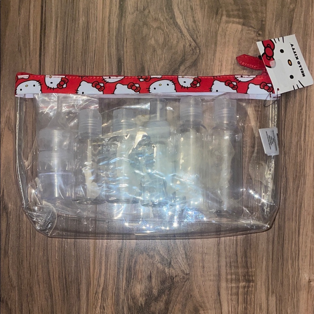 Hello Kitty Travel Bag - Picture 10 of 15